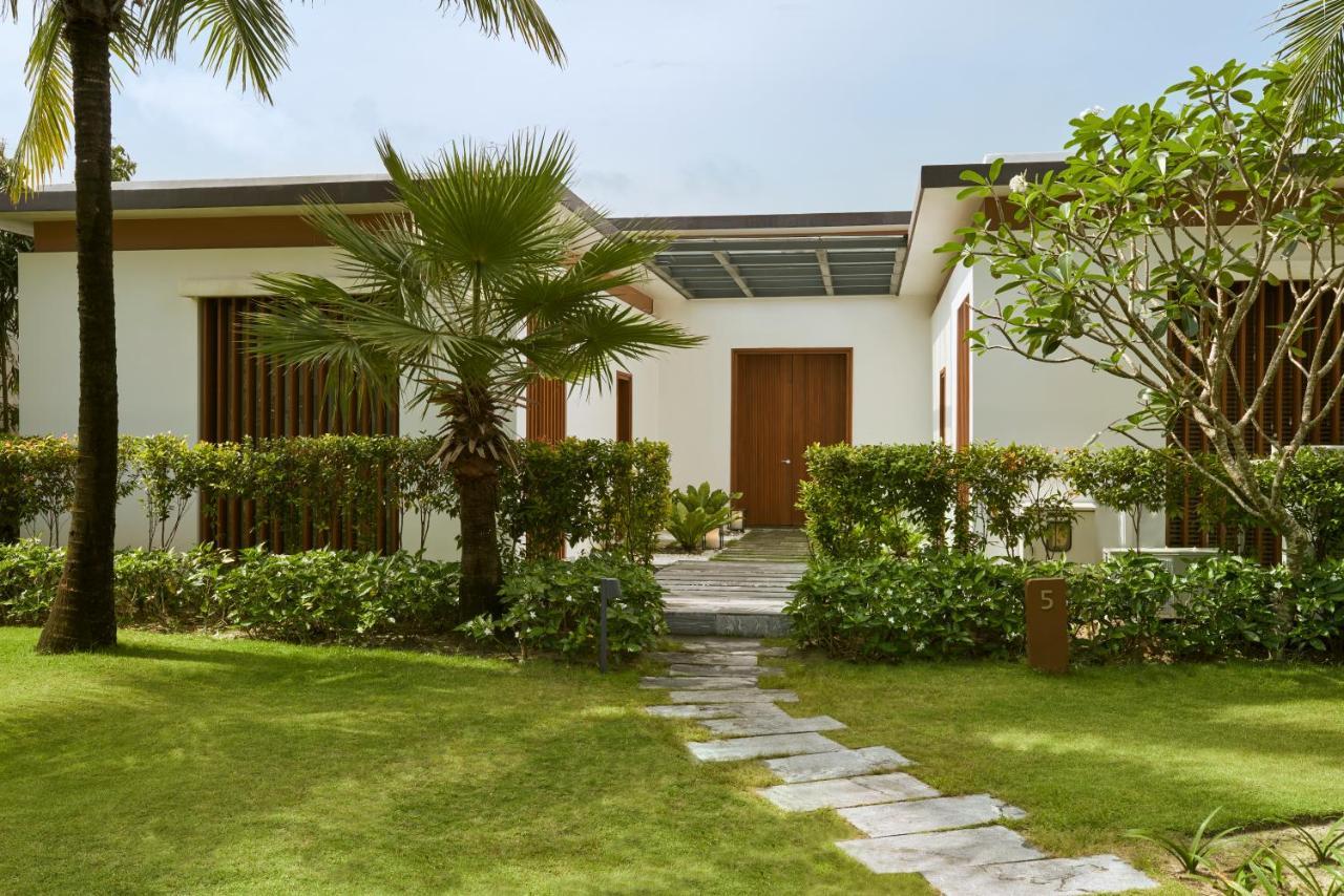 เมอเวนพิค วิลลา แอนด์ เรสซิเดนซ์ ฟู้ก๊วก Hotel ฟู้โกว๊ก ภายนอก รูปภาพ A villa at Vinpearl Hotel Nha Trang