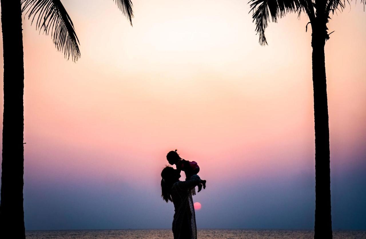 เมอเวนพิค วิลลา แอนด์ เรสซิเดนซ์ ฟู้ก๊วก Hotel ฟู้โกว๊ก ภายนอก รูปภาพ Sunset at the beach