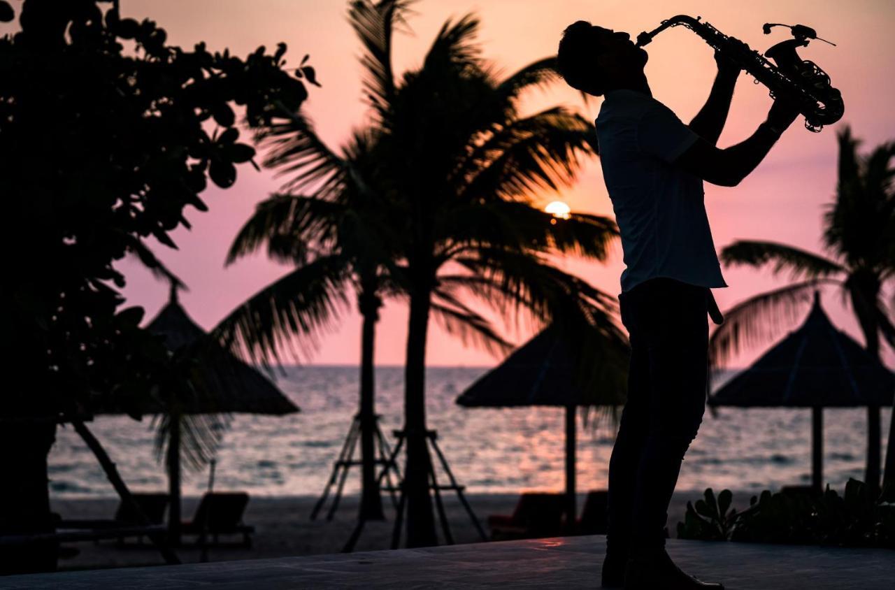 เมอเวนพิค วิลลา แอนด์ เรสซิเดนซ์ ฟู้ก๊วก Hotel ฟู้โกว๊ก ภายนอก รูปภาพ Sunset at the beach