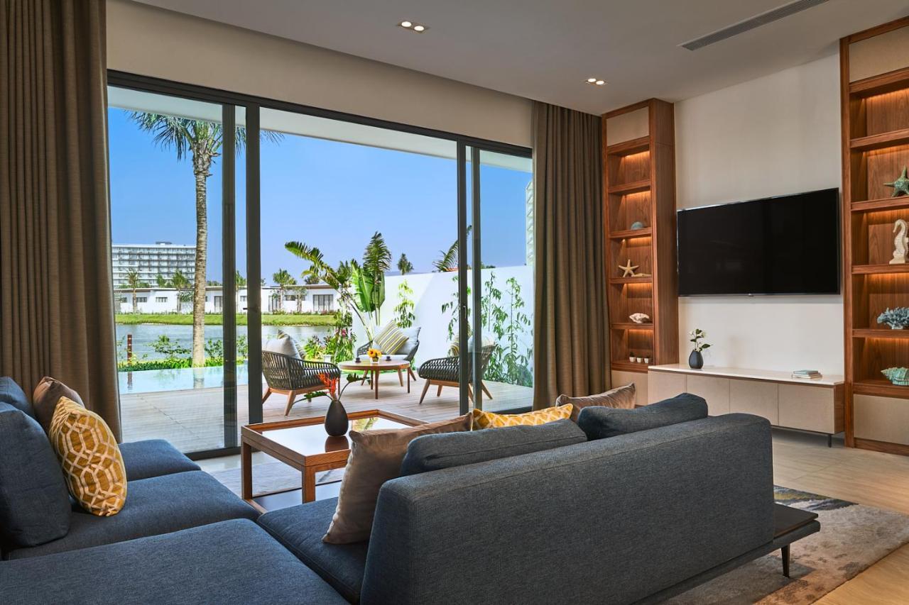 เมอเวนพิค วิลลา แอนด์ เรสซิเดนซ์ ฟู้ก๊วก Hotel ฟู้โกว๊ก ภายนอก รูปภาพ A living room at the resort