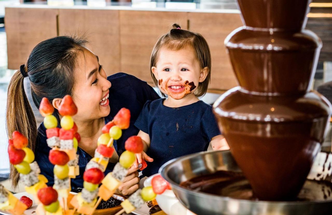 เมอเวนพิค วิลลา แอนด์ เรสซิเดนซ์ ฟู้ก๊วก Hotel ฟู้โกว๊ก ภายนอก รูปภาพ A chocolate fountain